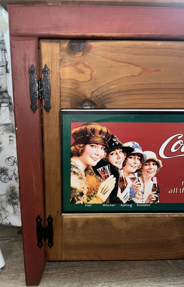 Mueble de madera amarillo vintage años 60 Foto 3 de 4