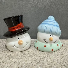 Kathryn Beich Ceramic Snow Couple Snowman Salt & Pepper Shakers 3” Winter NOS