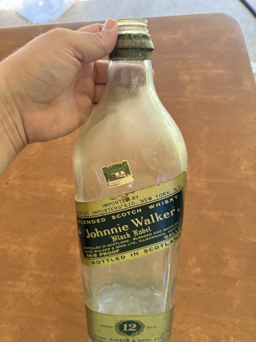 値下げ　JohnnieWalker Black Label 1/2 GALLON Vintage 1/2 Gallon Johnnie Walker Black Label Whiskey Bottle