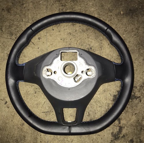 Volkswagen Golf MK7 7.5 Multifunctional Flat Bottom Steering Wheel 5G0419091BG - Picture 2 of 3