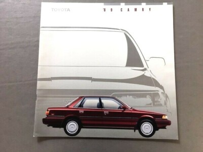 1989 Toyota Camry and All-Trac 16-page Car Sales Brochure Catalog