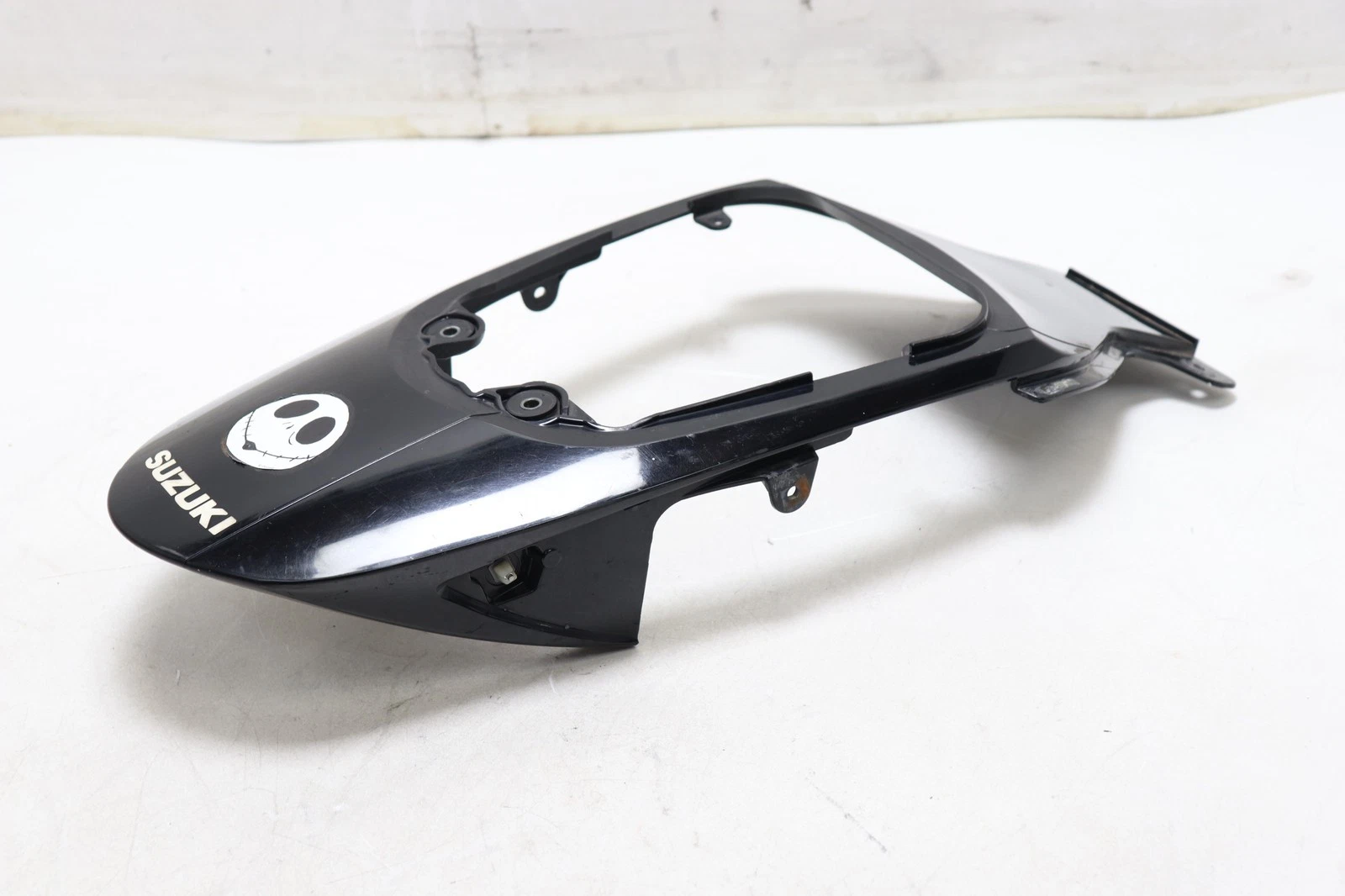 06-07 SUZUKI GSXR 600 OEM CENTER REAR BACK TAIL FAIRING COWL