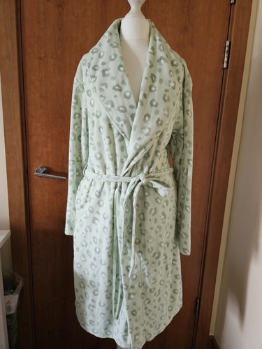 New P&D animal print women's bathrobe light soft green white size S 10 12