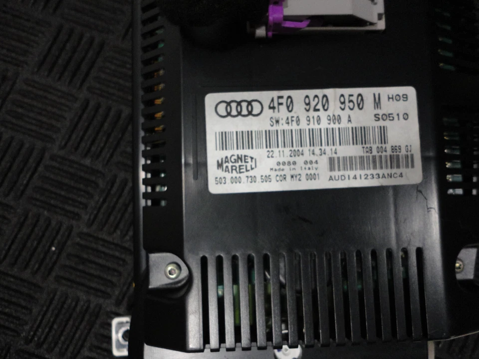 Audi A6 Quattro 2005 sedán 3,2 L AWD A/T velocímetro cuadro de instrumentos 173.295 Foto 3 de 4