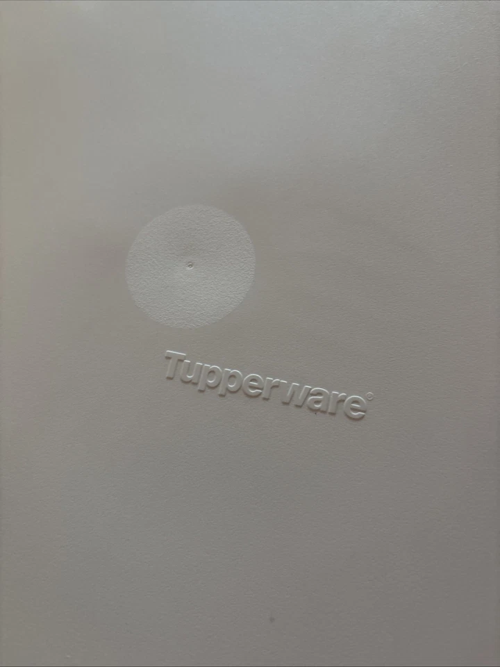 2 Tupperware Thatsa Bowl 32 Cups Large 12 Cups Food Storage Container Pink - Image 2 of 4