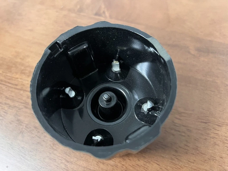 Lucas DDB108 Dist. Tapa NUEVA EN CAJA MG & MG Midget 1975-1980 Tapa de distribuidor Foto 3 de 3