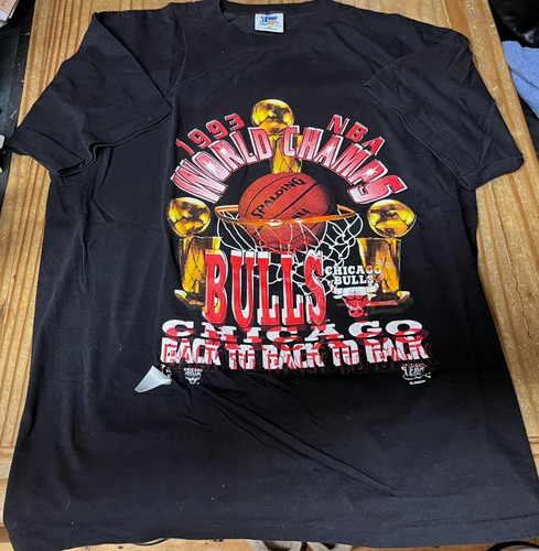 Chicago Bulls 1993 NBA Back To Back To Back Champs Vintage T-Shirt JORDAN!