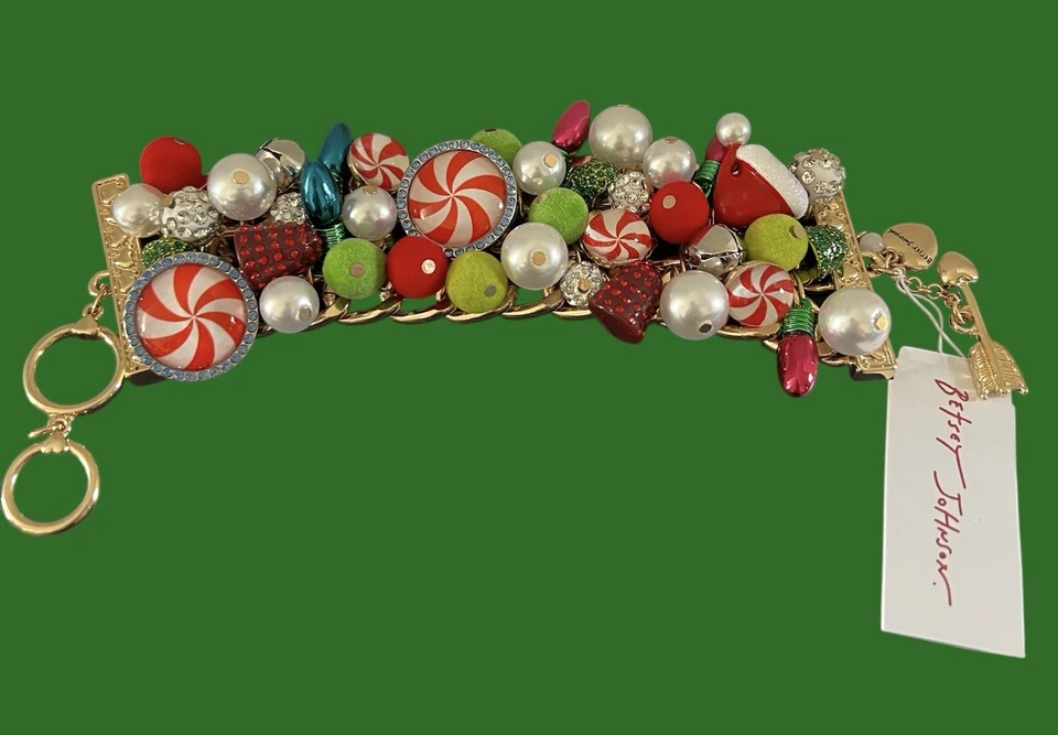 Pulsera Betsey Johnson Auténtica Fiesta Caramelo BIb Colgante Navidad Precio de venta sugerido por el fabricante 168 $ Foto 3 de 4