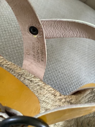 Yellow Patent Leather Wood Block Cross Strap Sandals Espadrille Foot Bed EU40 - Picture 8 of 9