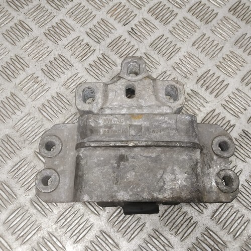 2011 Audi A3 8P 1.6 TDI CAY BEIFAHRERSEITE VORNE MOTOR GETRIEBEHALTERUNG 1K0199555