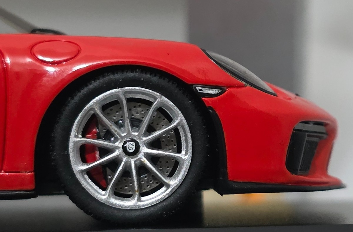 Porsche 911 (991.2) GT3 Touring Package 2018 1:43 Minihcamps WAP