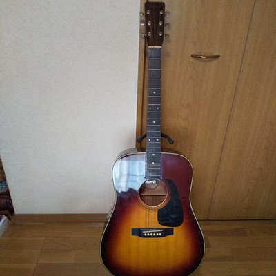 Acoustic Guitar Morris MD-502 Sunburst with Accessories