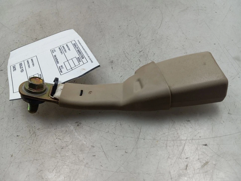 1999 LEXUS RX300 REAR SEAT BELT - Image 2 of 4