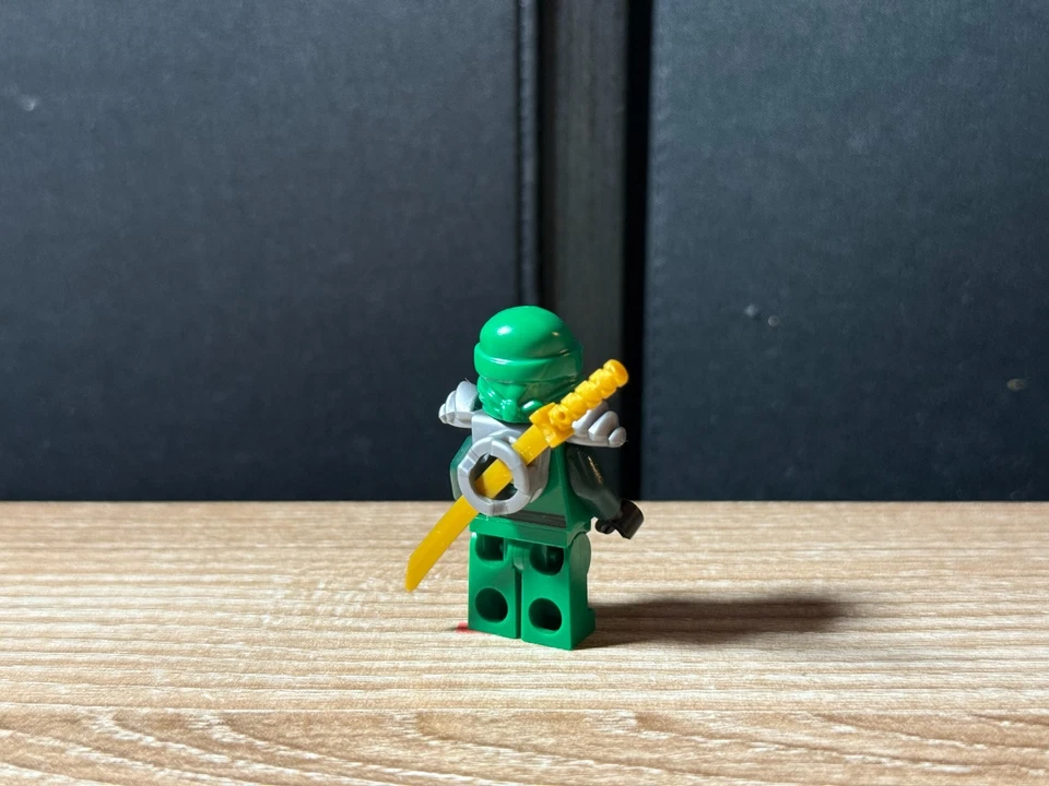 LEGO NINJAGO Lloyd Green Ninja RARO Minifigura tlm67 con Vaina Foto 2 de 2