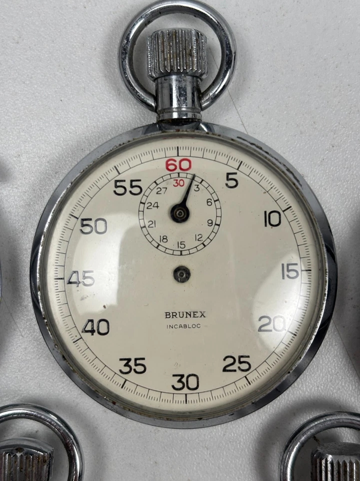 Lot de 5 anciens Chronomètres JAEGER BRUNEX DERMONT... à réparer ou pour pièces - Photo 3/4