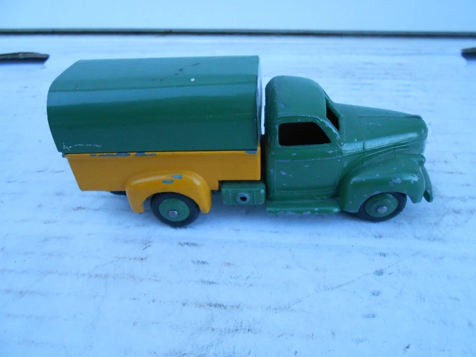 très belle camionnette studebaker DINKY toys - Photo 4/4