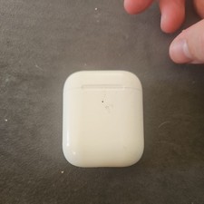 Apple AirPods 1st Generation With Wired Charging Case