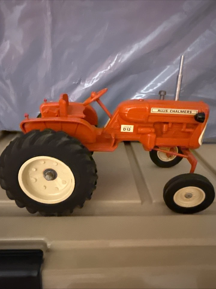 Scale Models Allis Chalmers D12 1990 Collector Edition Orange Farm Tractor, 1/16 - Image 3 of 4