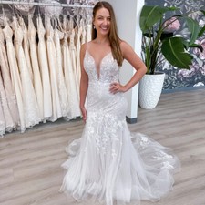 Classic Mermaid Wedding Dresses Spaghetti Straps Applique V-neck Backless Gowns