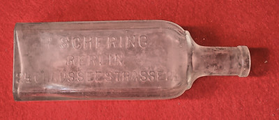 Alte Glasflasche R. SCHERING BERLIN 24 CHAUSSEESTRASSE 24