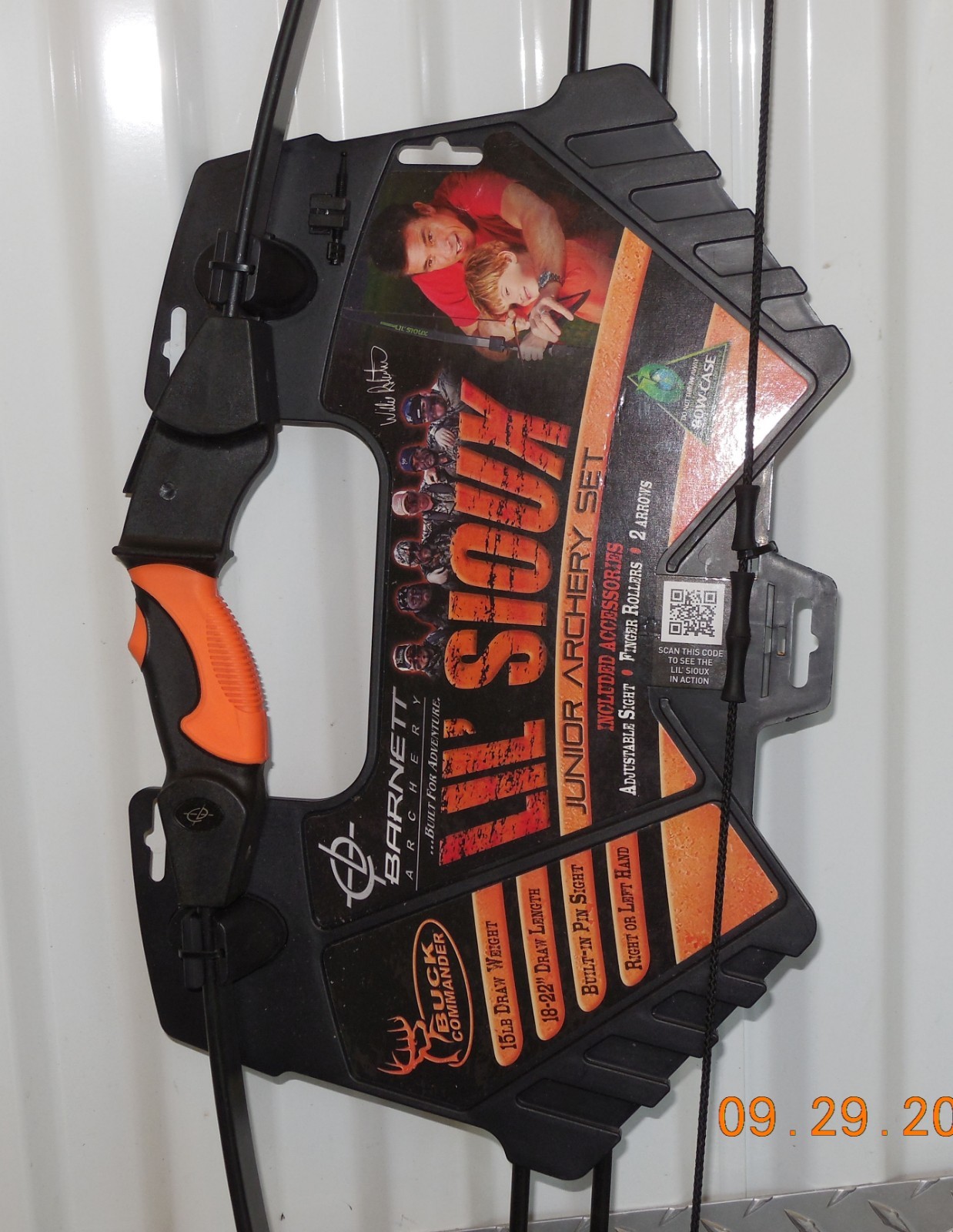 Lil' Sioux archery Jr. Recurve Bow kit 2 Arrows Adjustable