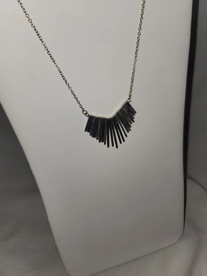 Collar The Limited para mujer Foto 3 de 4