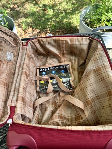 LONDON FOG BIRMINGHAMCOLLECTION 20" EXPANDABLE 8-WHEEL SPINNER CARRY-ON LUGGAGE - Picture 7 of 12