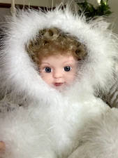 VINTAGE 1993 SANTA'S BEST GIRL ON SLED ANIMATED WINTER/XMAS COLLECTABLE