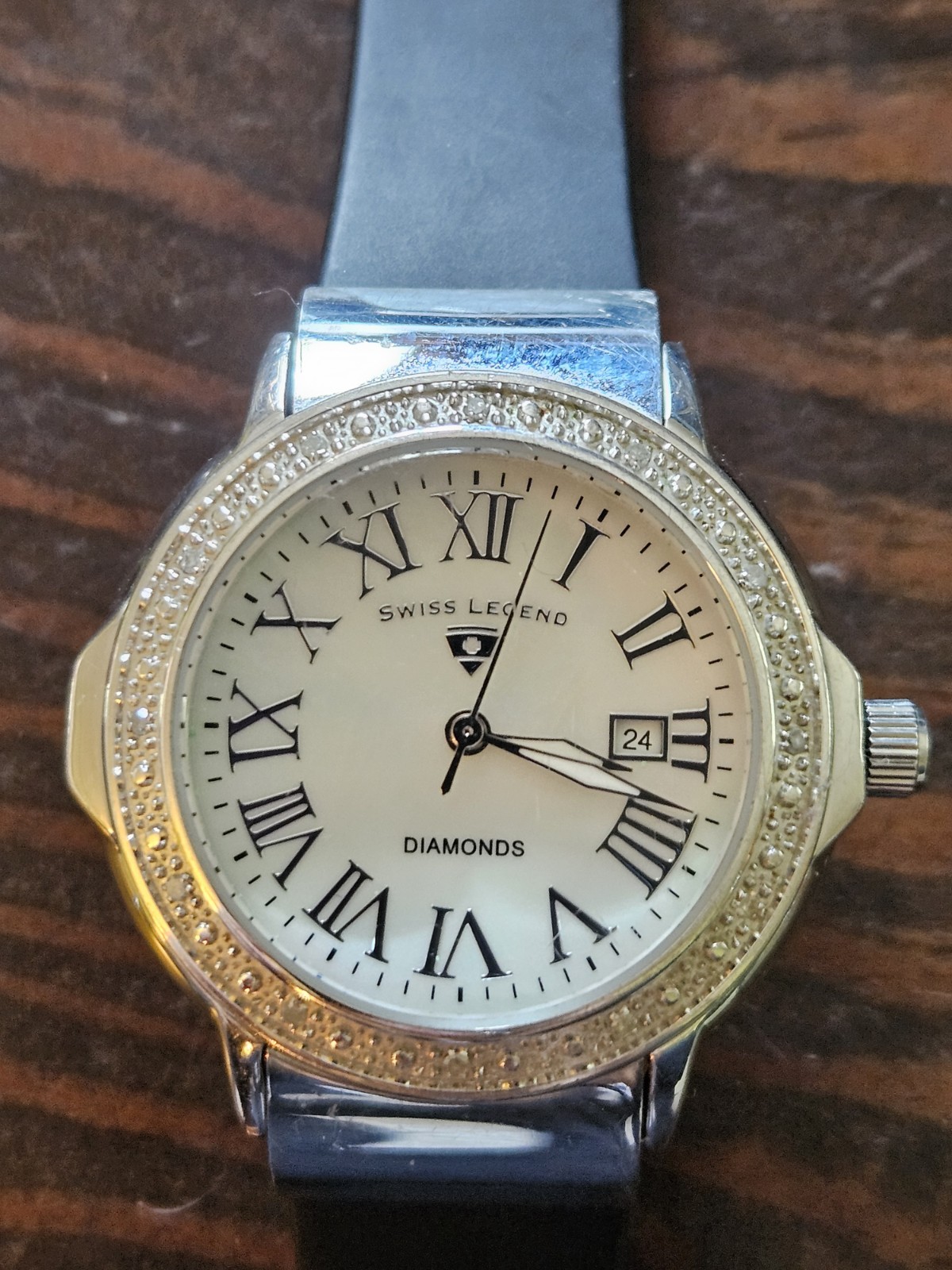 SWISS LEGEND SOUTH BEACH Women’s Diamond Swiss Quartz Watch MOP Working New Batt Swiss Legend  main image 2