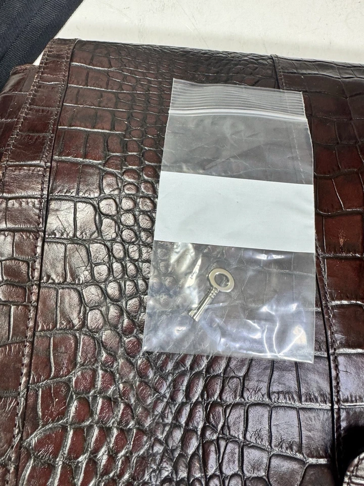 Maletín bosca cocodrilo correa para el hombro solapa con llave y bolsa antipolvo  Foto 3 de 4