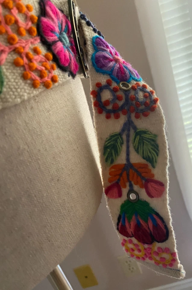 Hermoso Cinturón Flor Bordado Perú, Blanco/Multicolor ¡Nuevo! Hecho a mano Foto 3 de 4
