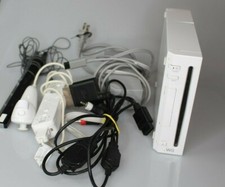 White Nintendo Wii Console Bundle (RVL-001) GameCube Compatible W/ Remote