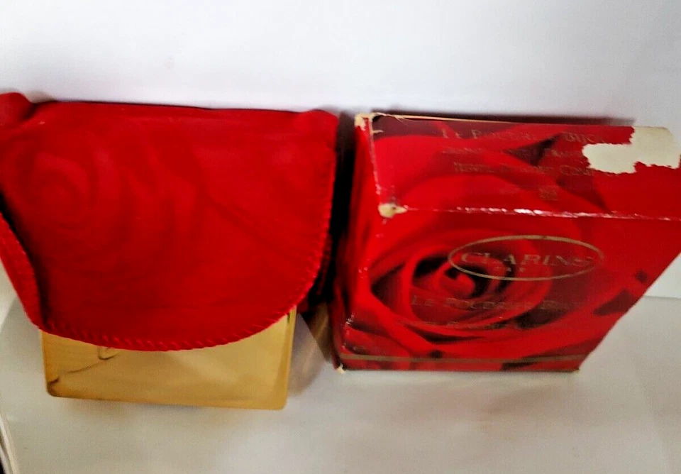 Clarins Poudre Doucer Polvo en Joya Compacto #10 Transparente 10 g/0,35 oz. De colección Foto 4 de 4