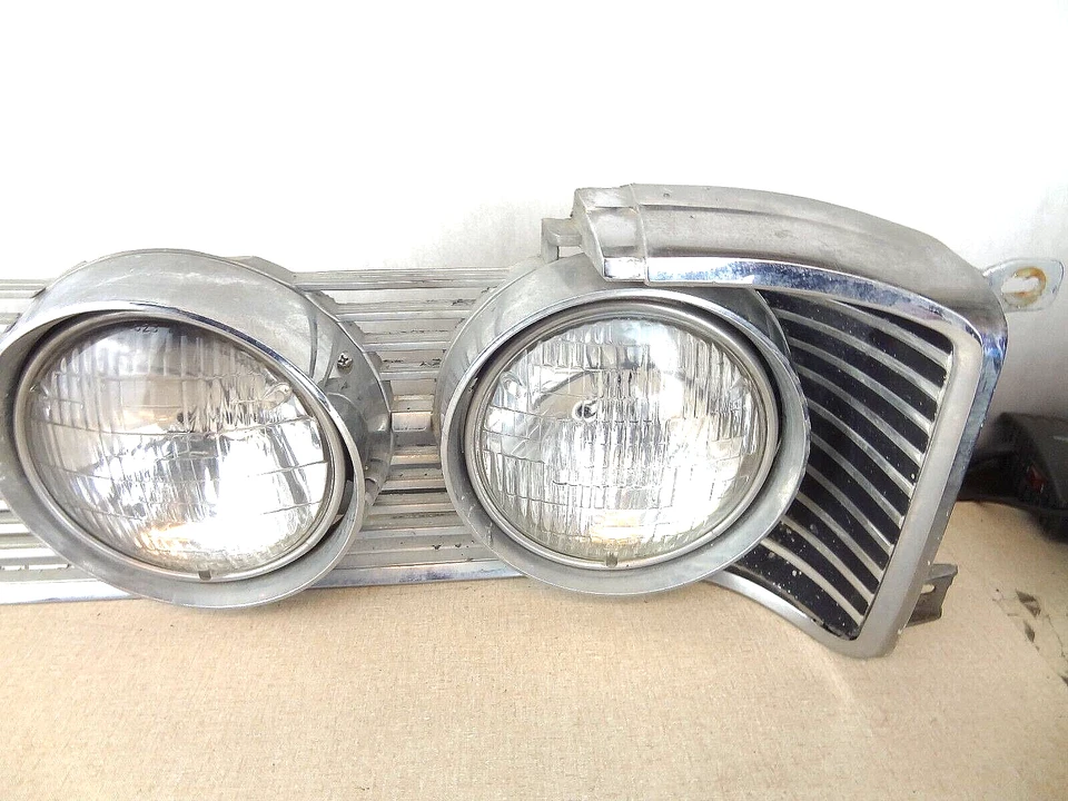 Conjunto de faros izquierdos Mercury Park Lane 1964 con rejilla de soporte Foto 2 de 4