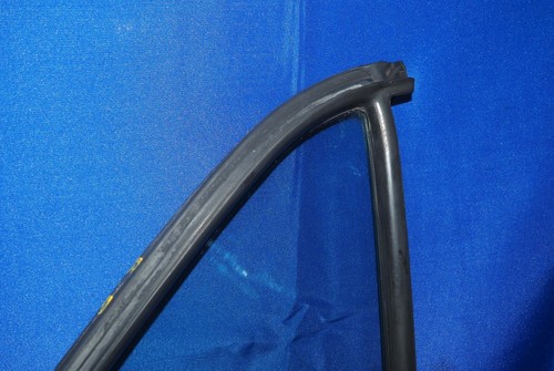 1977-1985 Mercedes W123 Rear Passenger Right Quarter Window Glass OEM W/Warranty - Picture 4 of 8