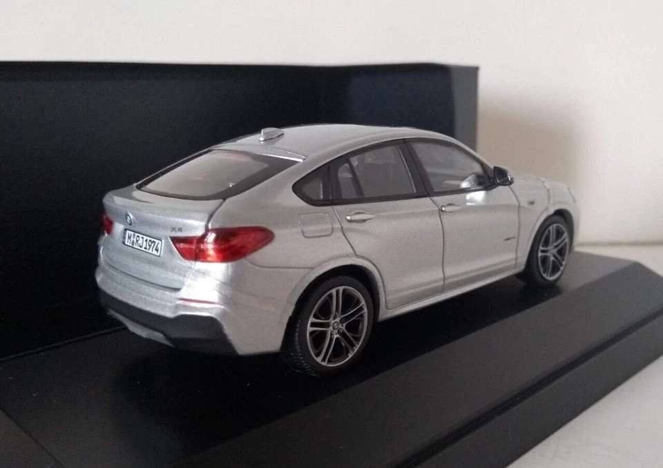 Paragon BMW X4 F26 2011 Glacier Silver 1/43 rd Scale Model Car BMW Dealer Model - Image 2 of 4