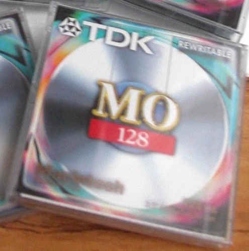 TDK REWRITABLE 3.5" 128Mb MAGNETO-OPTICAL DISK - MAC FORMATTED - SEALED