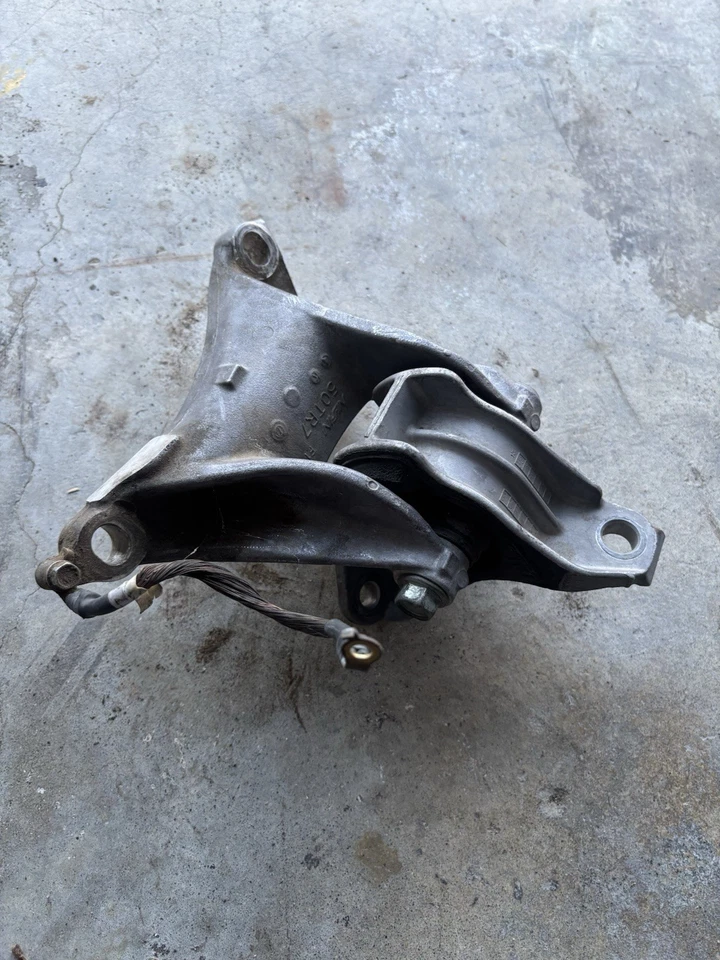 2012-2015 Honda Civic SI M.T Transmission Mount - 2.4L Si   - Image 4 of 4
