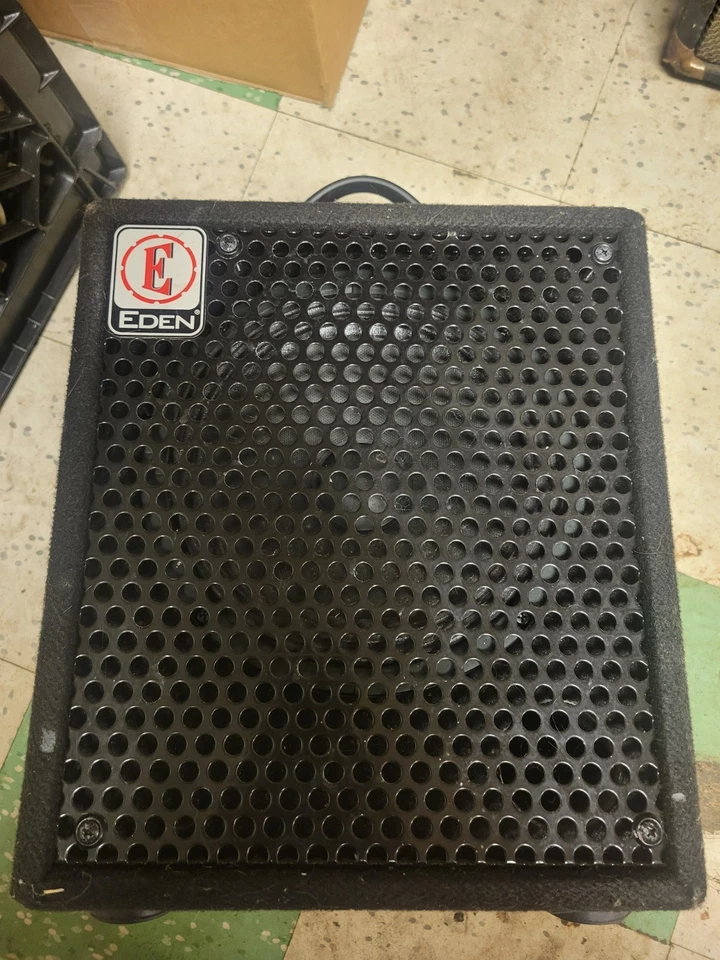 Eden EC8 Bass Combo Amplifier E Series 20W EC8-U Turns On - Image 3 of 4