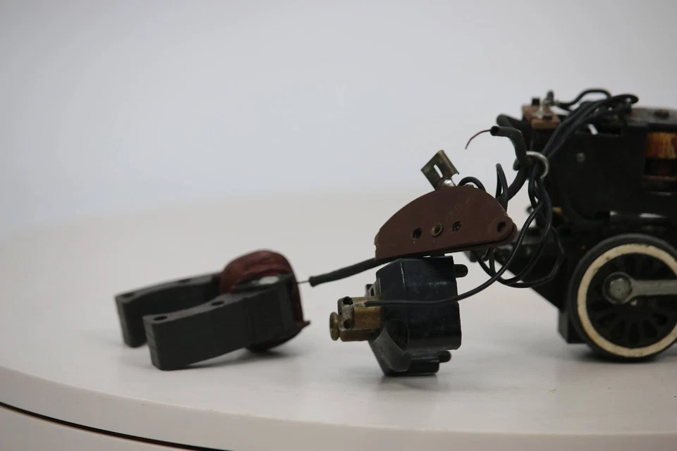 Vintage American Flyer S Gauge Motorized Chassis Parts Lot Non-Running Repair - Image 3 of 4