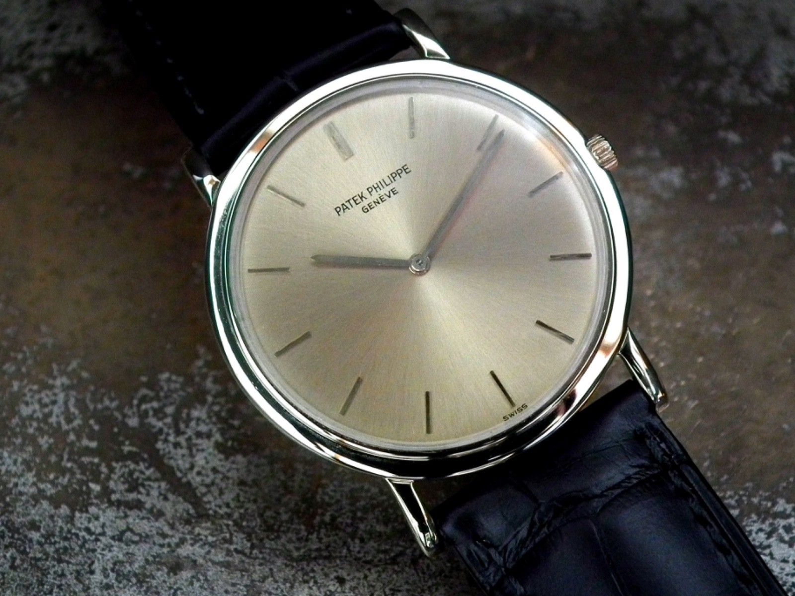 Just Beautiful 1960’s Solid 18ct Gold Patek Philippe Calatrava Unisex 32mm Case