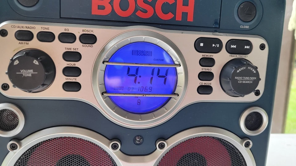 BOSCH PB10-CD AM/FM/CLOCK WORKSITE CHARGER RADIO GREAT MINT CONDITION  TESTED - Image 2 of 4