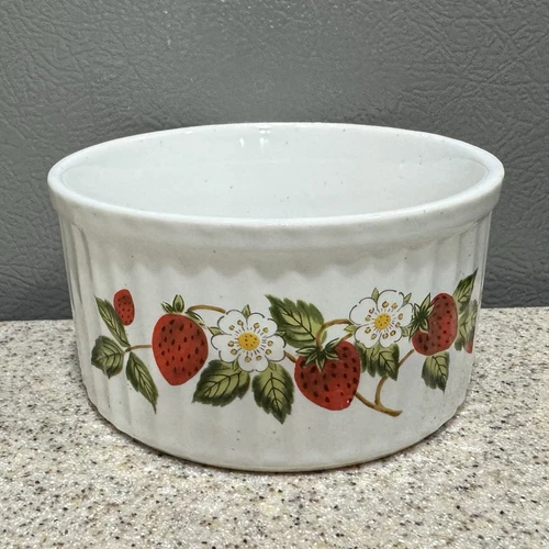 Vtg Sheffield Strawberries 'N' Cream Stoneware Japan 4" Ramekin Pristine!