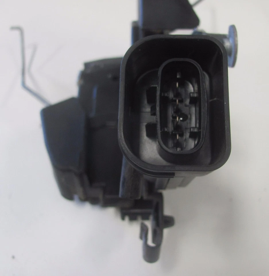 Actuador de cierre de cerradura de puerta de pasajero delantero derecho Lexus ES300 97-01 OEM KM508118 Foto 3 de 4