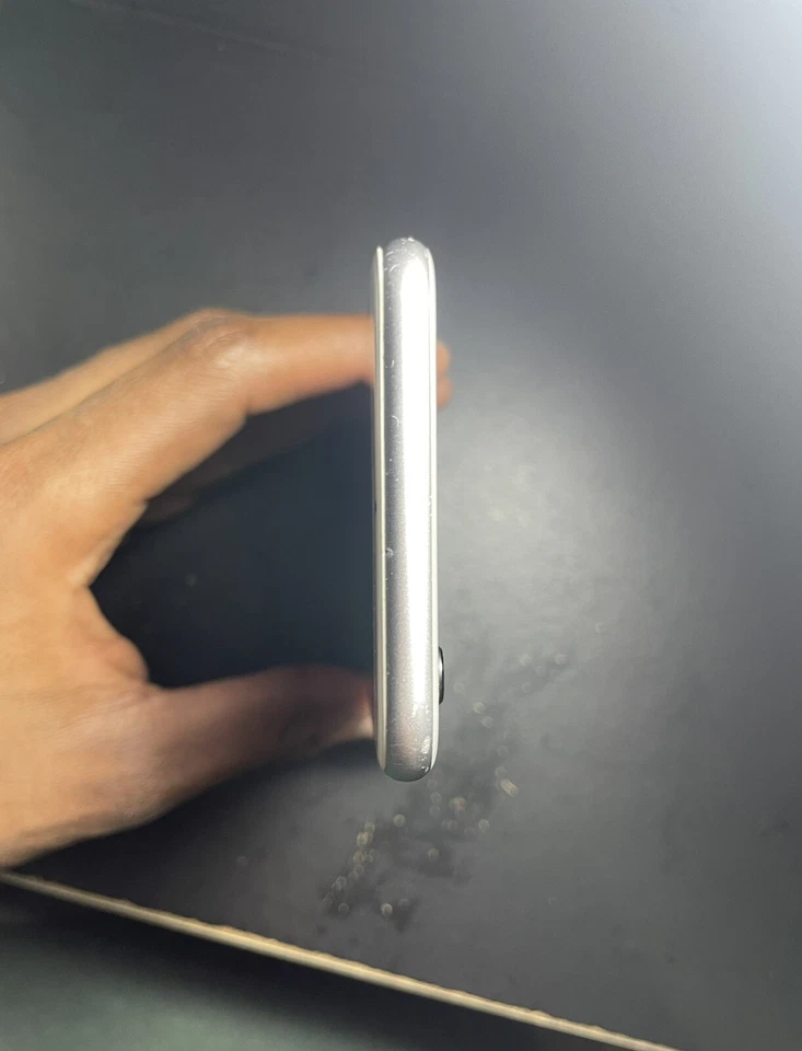 OCCASIONE! iPhone S Rotto - Solo per Ricambi! - Immagine 3 di 4