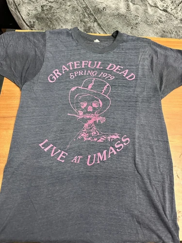 old Grateful Dead Concert t-shirt Live at UMASS 1970s vintage concert t-shirt, vintage, single stitch, B+ condition