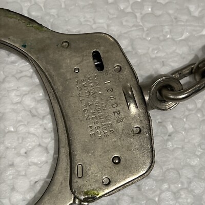 Smith & Wesson ハンドカフ=マックスセキュリティ Smith & Wesson S&W 104 Maximum Security Handcuff for sale