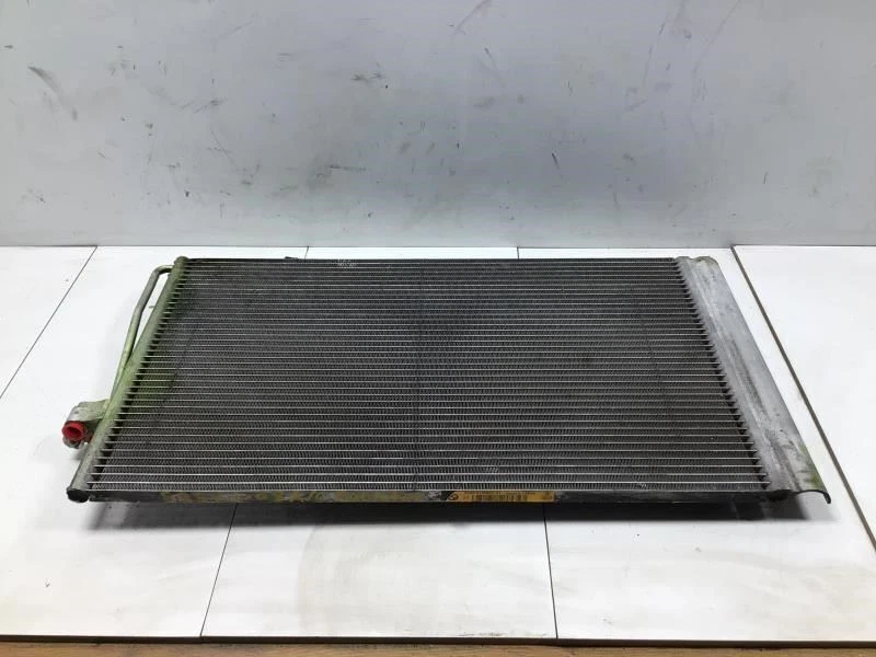 Condensador de aire acondicionado BMW 535XI 2008 se adapta a 08-10 BMW 535i de fábrica Foto 3 de 4