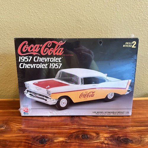 Coca-Cola 1957 Chevrolet Model Kit 1/25 Scale - 第 1/5 張圖片