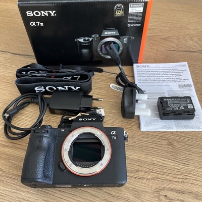 Sony Alpha 7 III ILCE-7M3 24,2MP spiegellose  Systemkamera - 299 Auslösungen